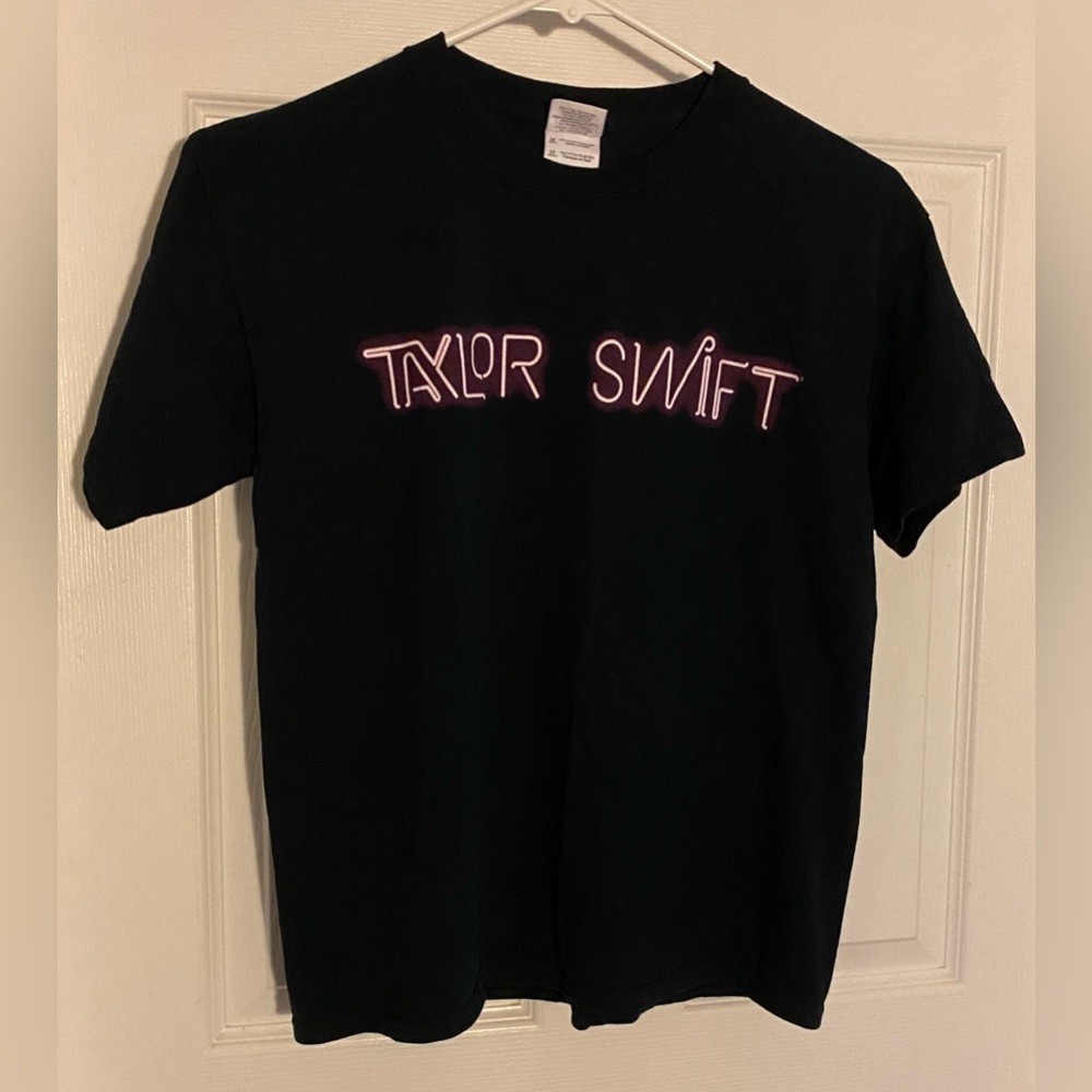 Taylor Swift The 1989 World Tour Concert Merch
Double Sided T-Shirt